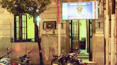 Un ordenanza evit� que acuchillaran a estudiante
