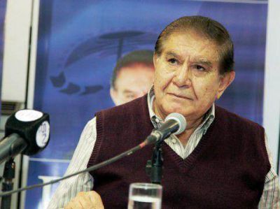 Pereyra deja la conducci�n del sindicato petrolero