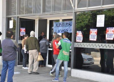 Quejas por la falta de atenci�n de los empleados de Anses