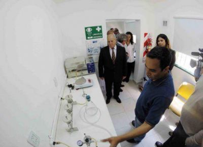 Obras Sanitarias estren� un laboratorio para analizar el agua