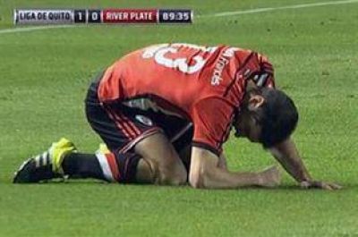 Lucas Alario sufri� una luxaci�n en el hombro y enciende la alarma en River