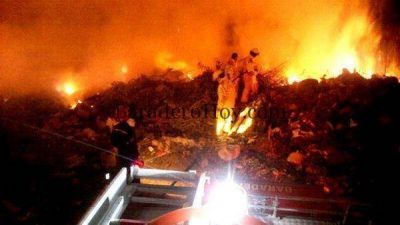 R�pido operativo para combatir el incendio en Ruta 41 y Lugones.