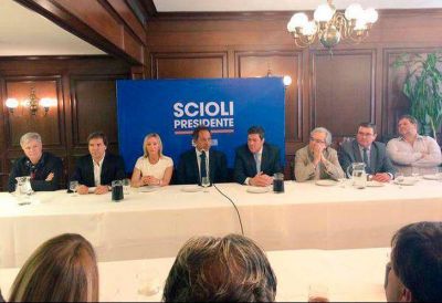 �Pase por despecho? | M�nica L�pez dej� a Massa y se pas� al sciolismo
