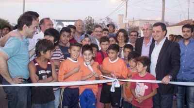 Inauguran nueva canchita y 36 cuadras de pavimento en el Norte‏