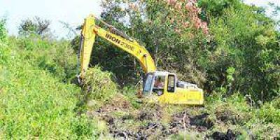 Prosigue limpieza de desag�es naturales