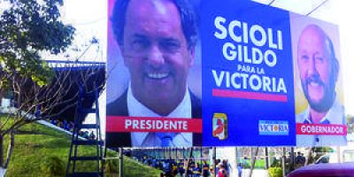 Denuncian excesivos gastos de campa�a