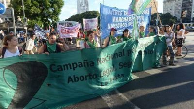 El debate por el aborto se mete en la campa�a: rechazo de Scioli y advertencia de Michetti