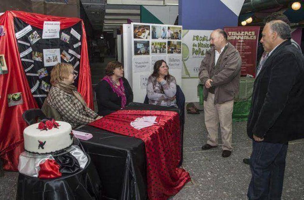Inza encabez� la apertura de la Expo Educativa 2015