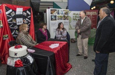 Inza encabez� la apertura de la Expo Educativa 2015