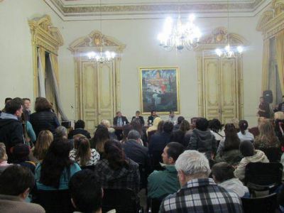 Bruera, L�pez y Gurzi presentaci�n del libro �La FORJA del nacionalismo popular�