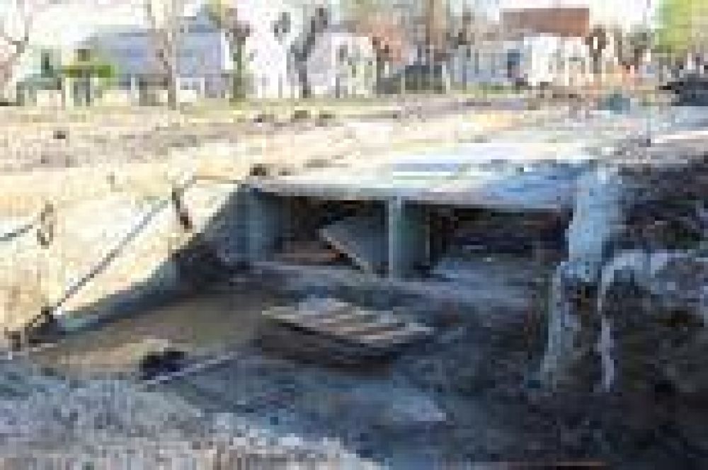 M�s obras en Ensenada, y recorridas del intendente Secco