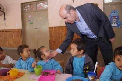 Canteros promueve el nivel inicial: �El ni�o que va al jard�n ser� mejor alumno�