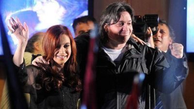 Cristina Kirchner viaja a R�o Gallegos para hacer campa�a con su hijo M�ximo