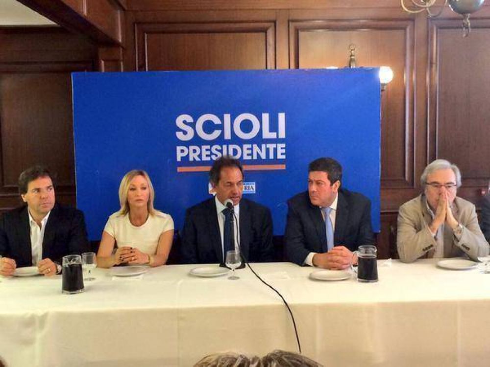 Tuits borrados y una causa penal contra Scioli , los �olvidos� de M�nica L�pez
