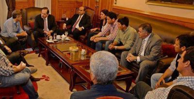 Alperovich: �Me siento orgulloso porque durante 12 a�os hemos pagado los sueldos al d�a� 