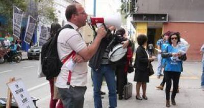 Docentes protestaron contra el �vaciamiento� de ASUN