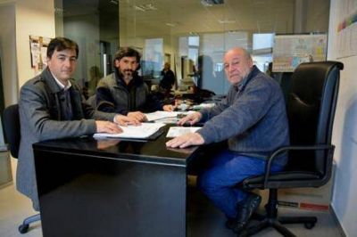 La Universidad Barrial firm� un convenio con el Ministerio de Trabajo para sumar cursos de mecanica y gastronom�a