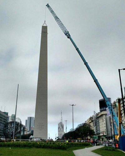 El Obelisco volvio a tener punta