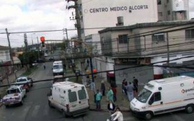 Investigan causas de explosi�n en cl�nica privada de Mor�n