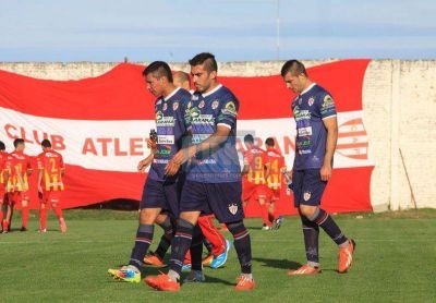 Atlético Paraná dejó escapar la victoria