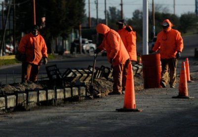 Con el desaf�o de mejorar los caminos de la provincia