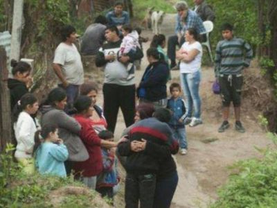Ten�a a su hijo adicto encerrado con candado: el chico escap� y termin� muerto