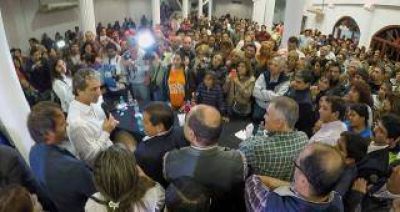 Hermano de Scioli encabez� acto pol�tico en Famaill�