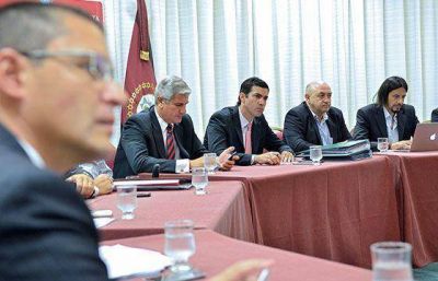 Reci�n llegado de EEUU, Urtubey se reuni� con sus ministros