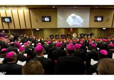 No es un parlamento sino un espacio de la acci�n del Esp�ritu, dijo el Papa del S�nodo