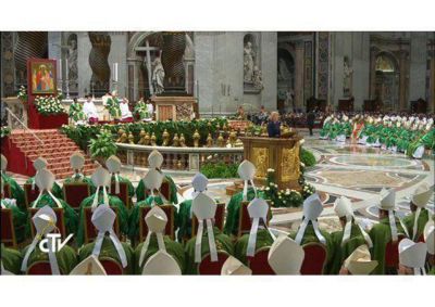�La Iglesia est� llamada a vivir su misi�n en fidelidad, verdad y caridad�, el Papa en la Apertura del S�nodo