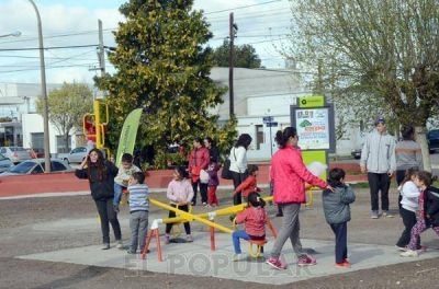 Reinauguraron la plaza del barrio Luj�n