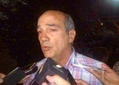 Para Pedro Segura: Fellner �ha dejado bastantes escuelas y hospitales, pero est�n todos vac�os�