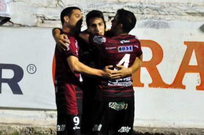 Central C�rdoba consigui� un triunfazo en el Oeste y mantiene viva su ilusi�n