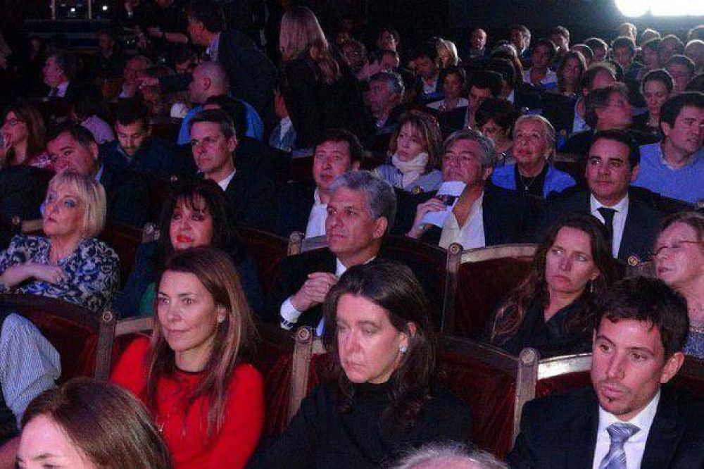 El gobernador Poggi, presente en el debate de Adolfo Rodr�guez Sa�