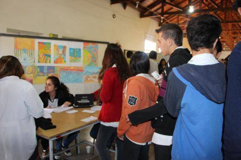 En el Central, los alumnos ensayan el voto electr�nico