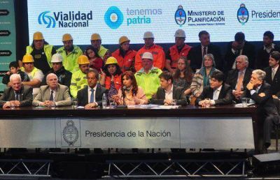 Cristina, de lleno en la campa�a, resalt� la pol�tica de desendeudamiento