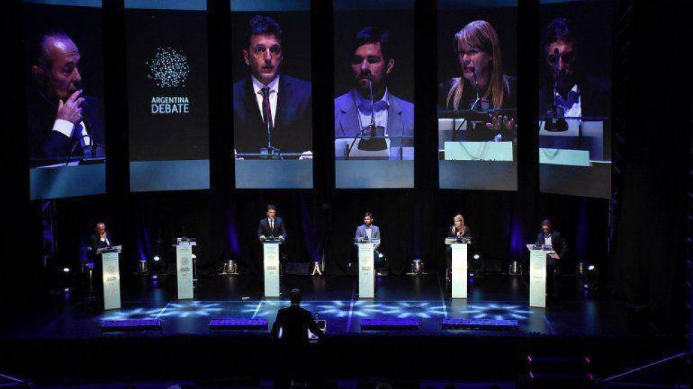 Opositores piden otro debate, pero con la presencia de Daniel Scioli