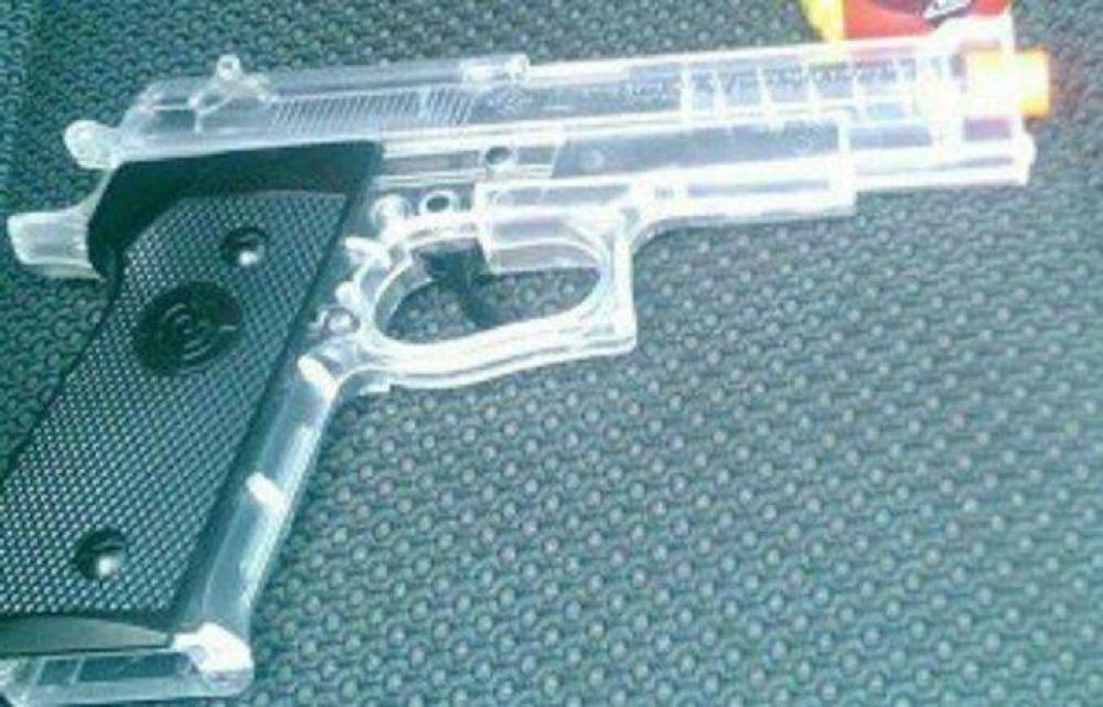Detienen a dos jugadores argentinos en M�xico por portar armas de juguete