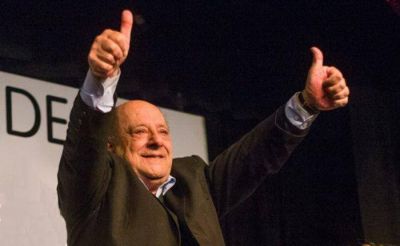 Carlos Arroyo contin�a sumando adhesiones entre los estudiantes marplatenses 