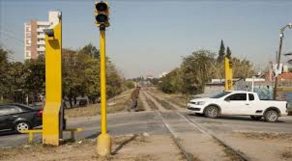 Quieren mejorar los pasos a nivel en la ciudad