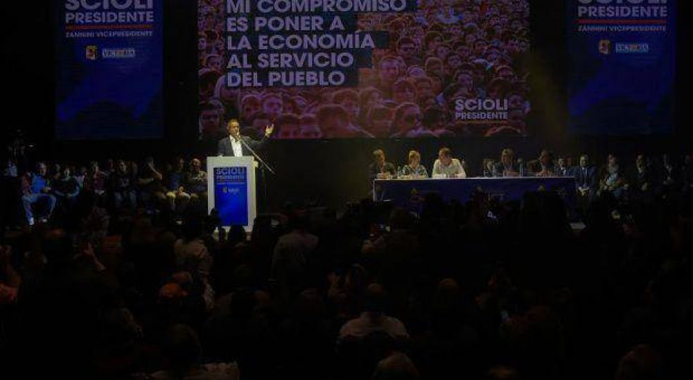 Scioli renov� promesas a los casi 100 mil cooperativistas que existen en el pa�s