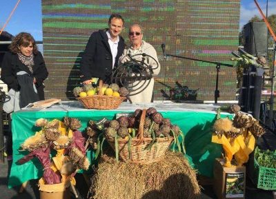El intendente Pablo Bruera recorri� la Fiesta del Alcaucil y destac� el crecimiento productivo 