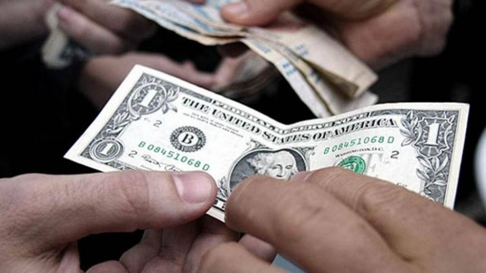 Tras el pago del Boden, el d�lar blue cay� a $15,74