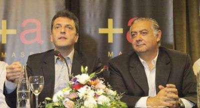 Massa llega a Goya para seducir a los indecisos