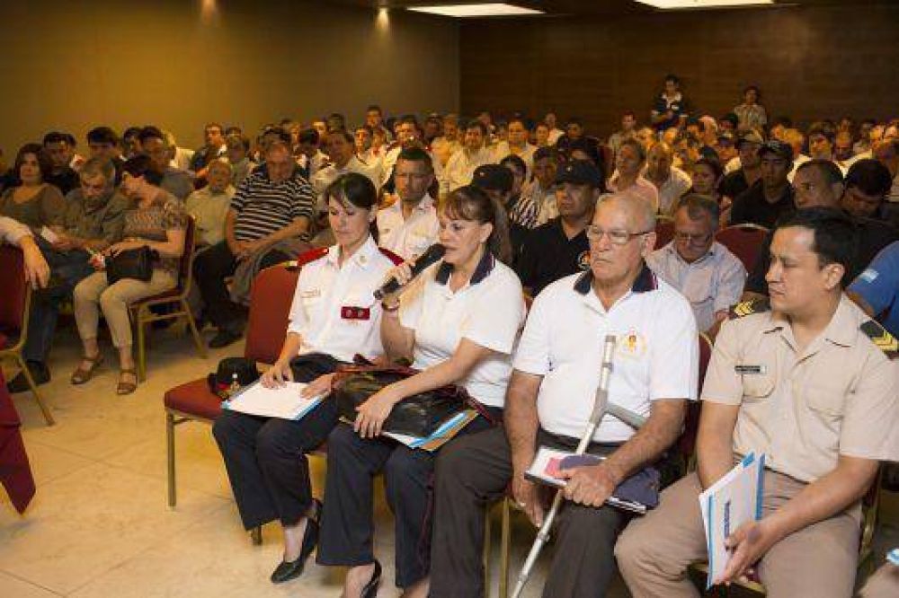 Con la presencia de referentes de fuerzas nacionales de seguridad, Corrientes se prepara para enfrentar el Fen�meno del Ni�o