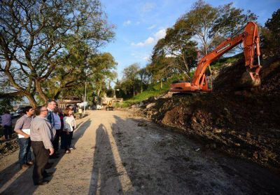 Osuna recorri� la obra de reconstrucci�n de una barranca del Parque Urquiza