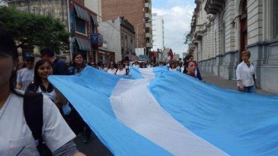 Docentes marcharon y esperan oferta salarial del Gobierno	