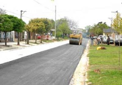 Iniciaron la pavimentaci�n de calle Pellegrini en el barrio Emilio Mitre