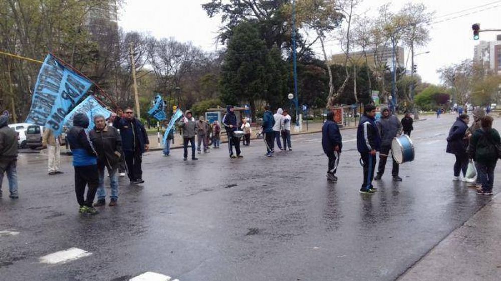 Choripaneros protestan en el centro marplatense y generan caos vehicular