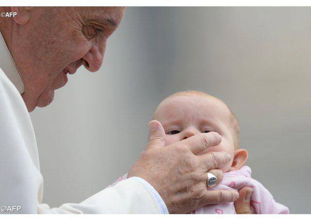 La familia requiere toda nuestra atención y cuidado, y el Sínodo debe responder a esta solicitud, dijo el Papa en su catequesis